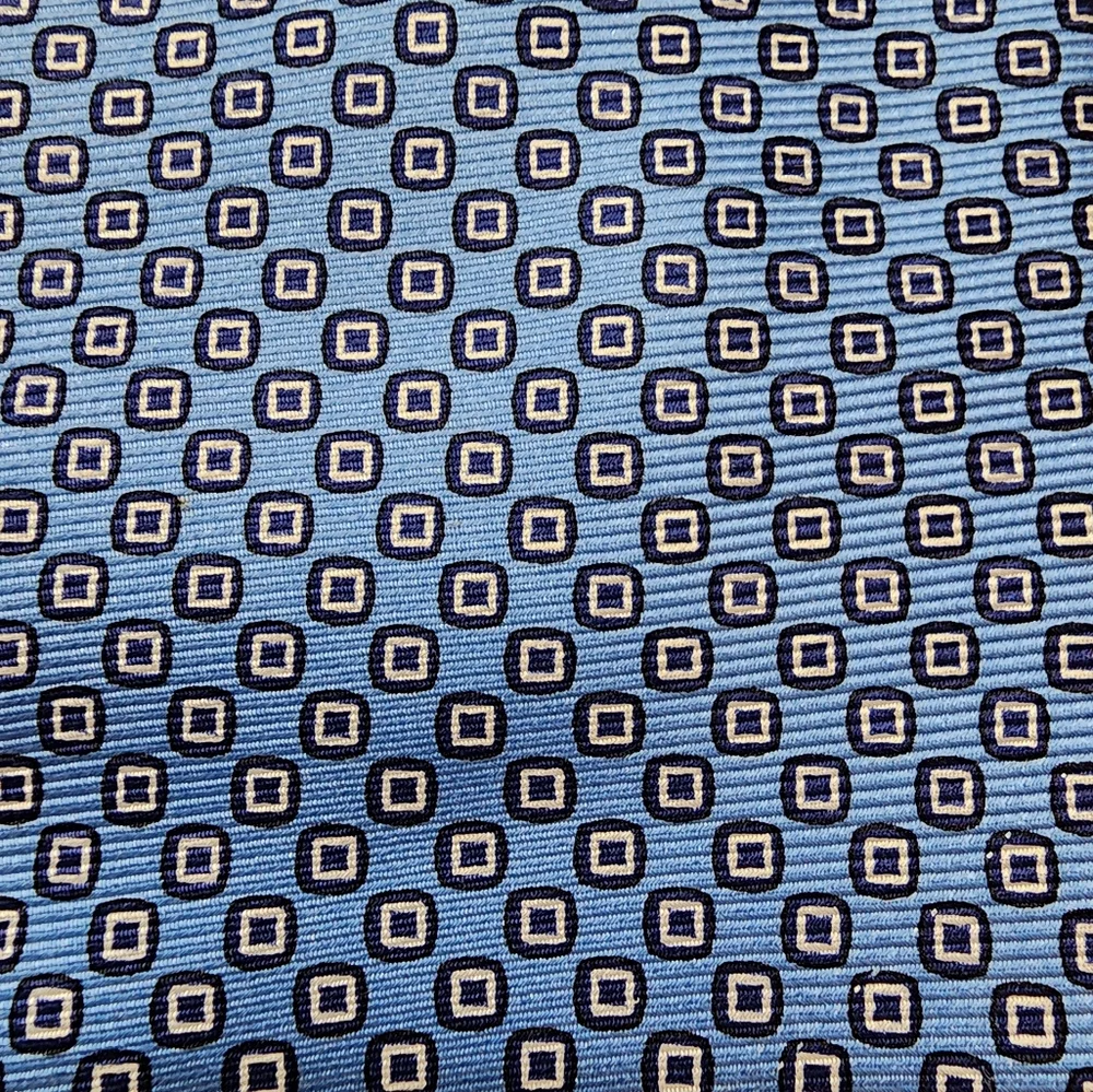Brooks Brothers 346 Pure Silk Mini Geo Pattern Neck Tie. 59 inches